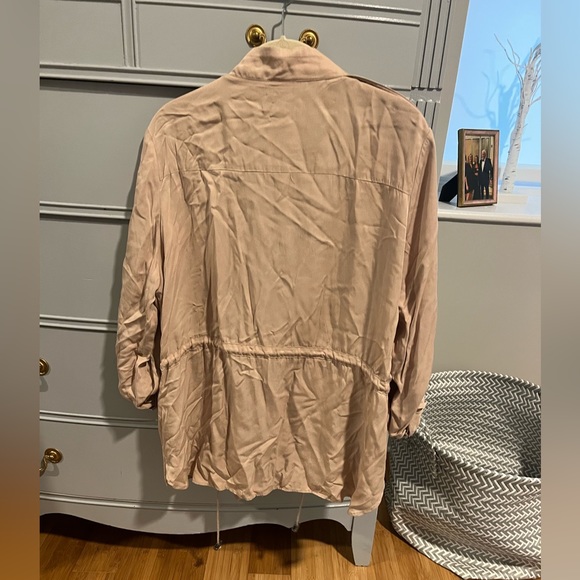 Blush colored lightweight jacket - Picture 2 of 4